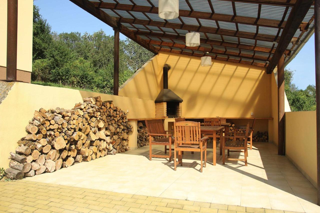 Cerny Kocour Apart Hotel Sarovy Ngoại thất bức ảnh