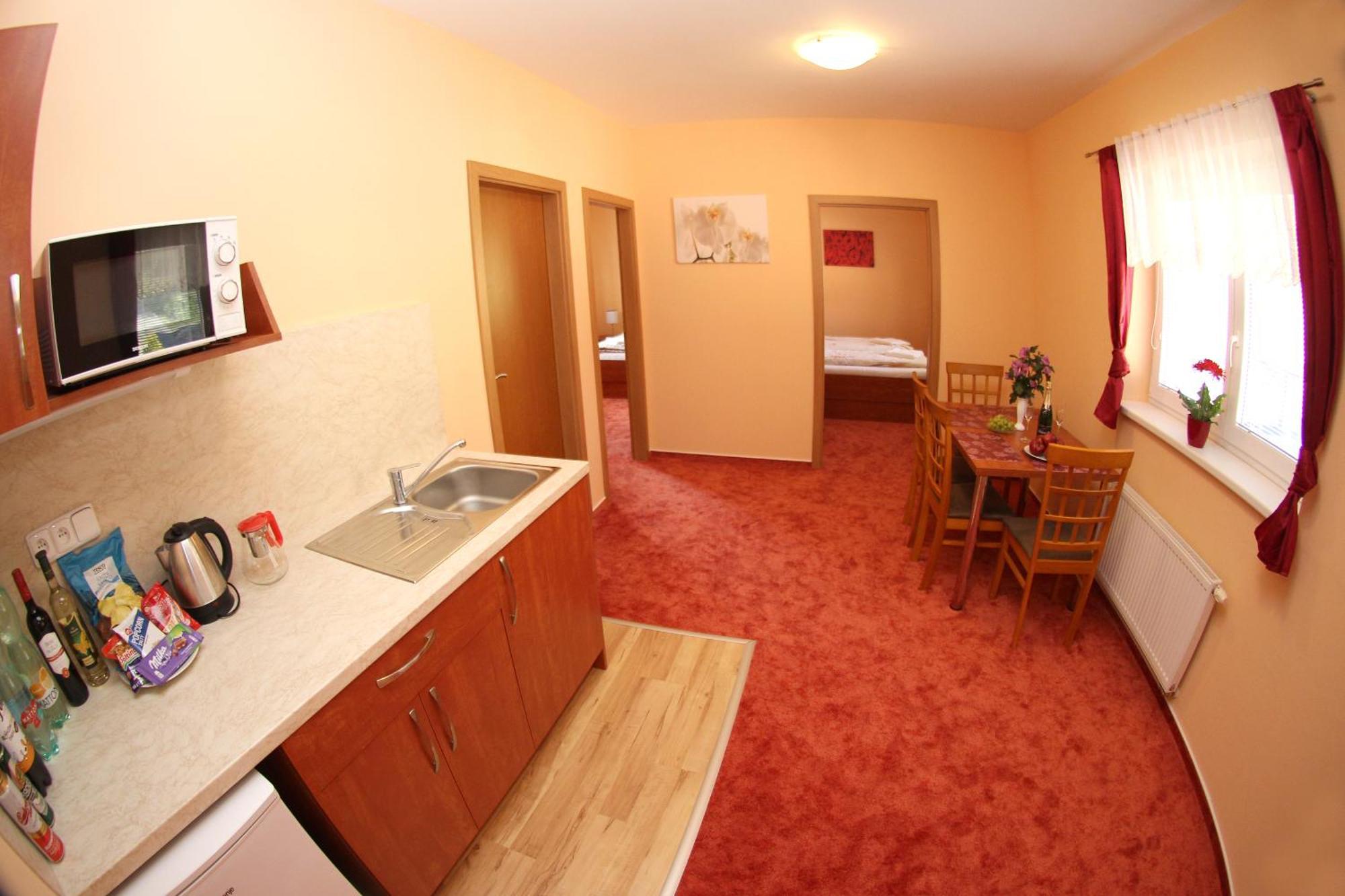 Cerny Kocour Apart Hotel Sarovy Ngoại thất bức ảnh