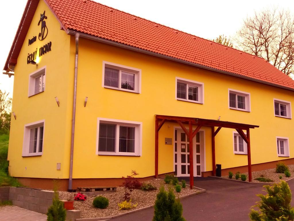 Cerny Kocour Apart Hotel Sarovy Ngoại thất bức ảnh
